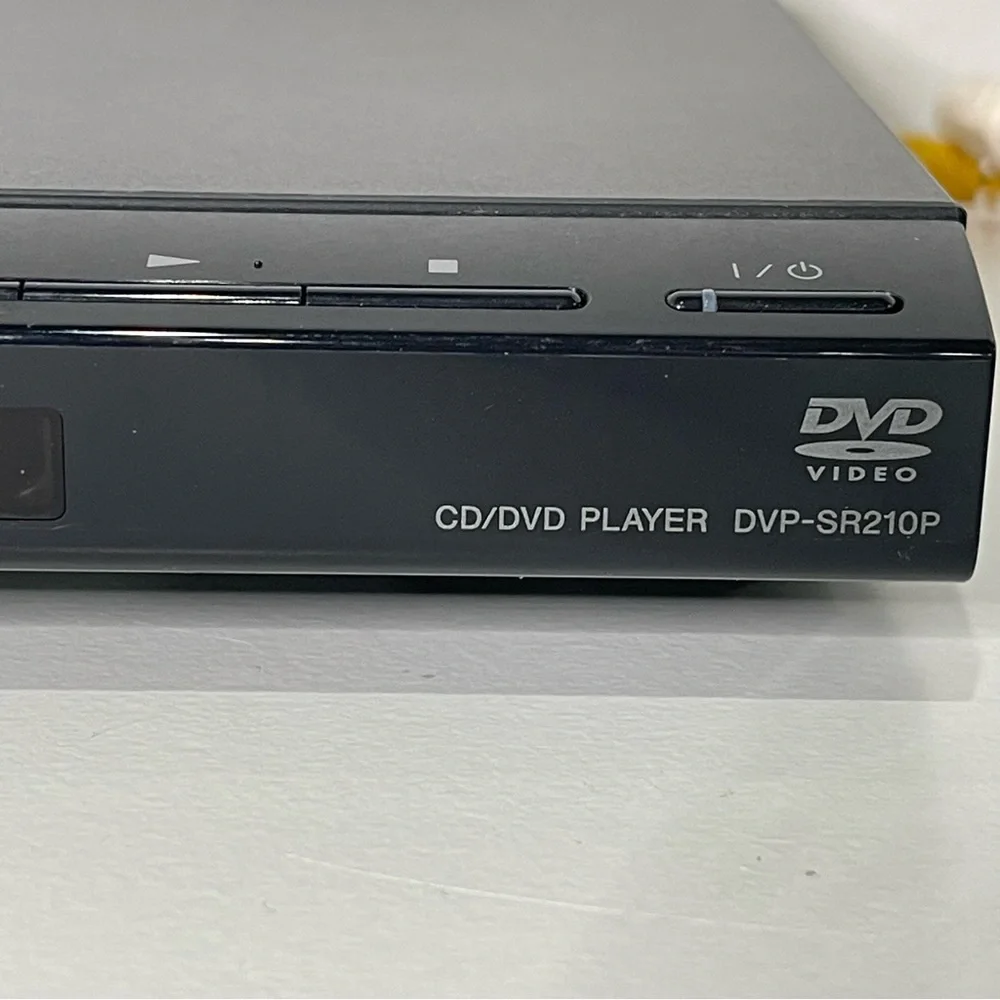 Sony CD/DVD Video Player Dolby Digital Compact Slim Black Model DVP-SR210P